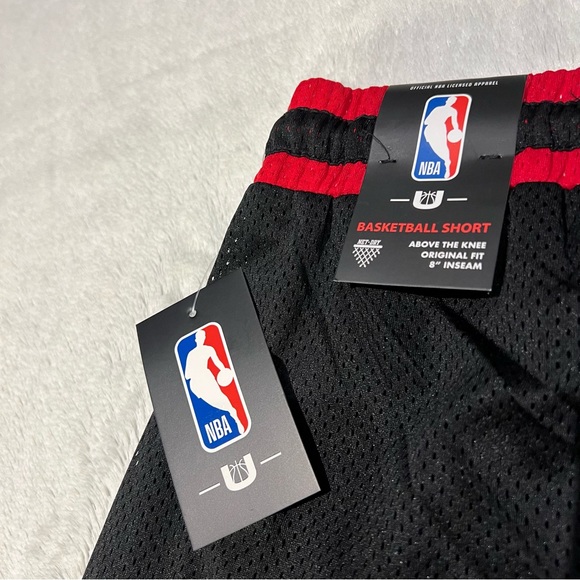 Men's Ultra Game NBA Chicago Bulls Shorts Black Red Size Medium, Large, and XL - Picture 5 of 7